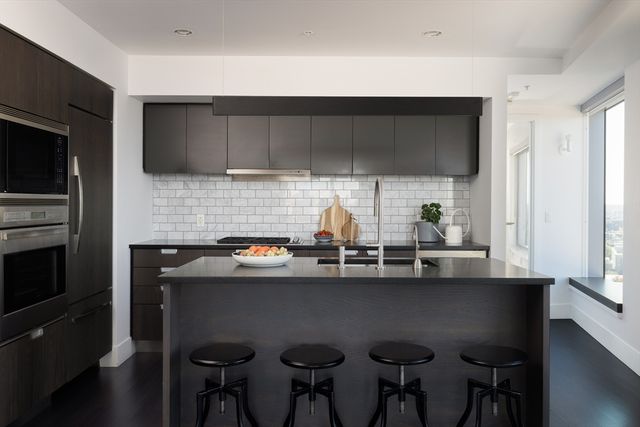 110 Stuart St 21B, Boston, MA 02116