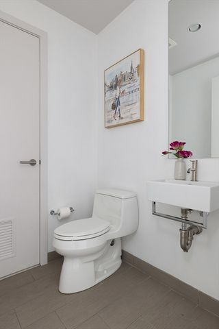 110 Stuart St 21B, Boston, MA 02116