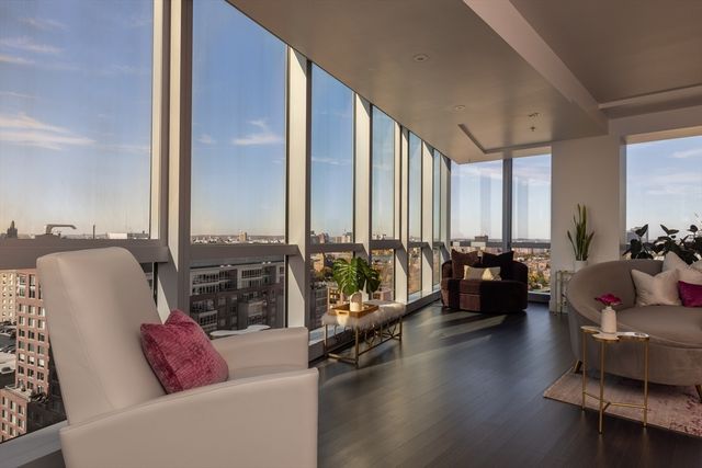110 Stuart St 21B, Boston, MA 02116