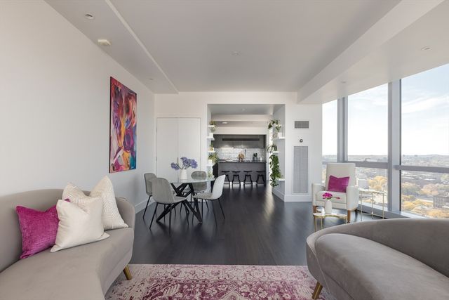 110 Stuart St 21B, Boston, MA 02116