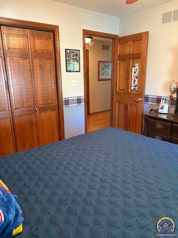 3736 SW Summerfield DR, Topeka, KS 66610