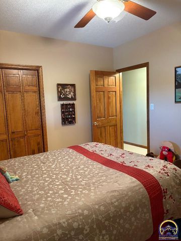 3736 SW Summerfield DR, Topeka, KS 66610