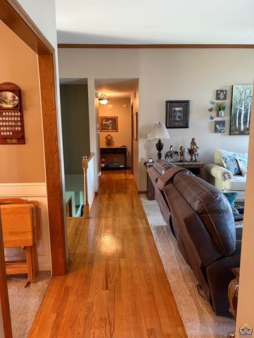 3736 SW Summerfield DR, Topeka, KS 66610