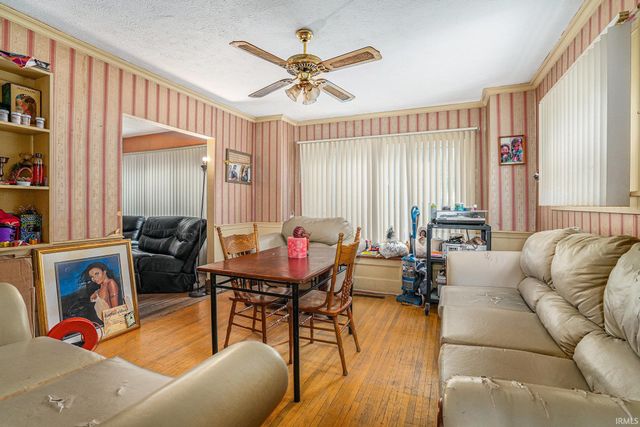 2009 Roys Avenue, Elkhart, IN 46516