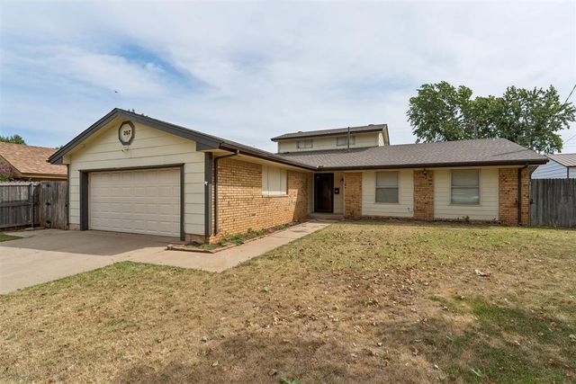 207 Del Mar Drive, Yukon, OK 73099