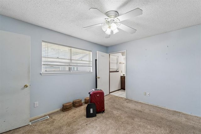 207 Del Mar Drive, Yukon, OK 73099