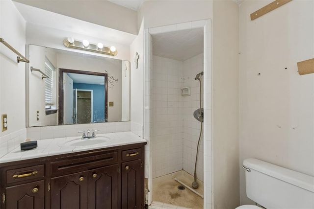 207 Del Mar Drive, Yukon, OK 73099