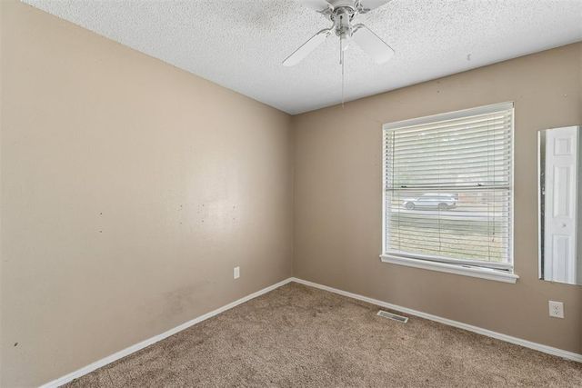 207 Del Mar Drive, Yukon, OK 73099