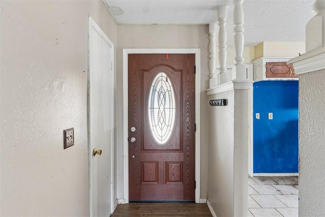 207 Del Mar Drive, Yukon, OK 73099