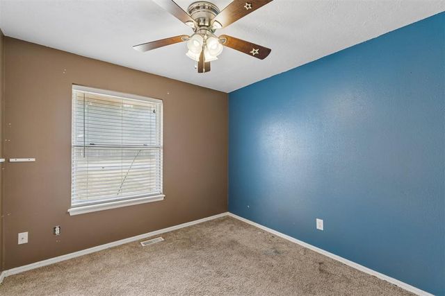 207 Del Mar Drive, Yukon, OK 73099