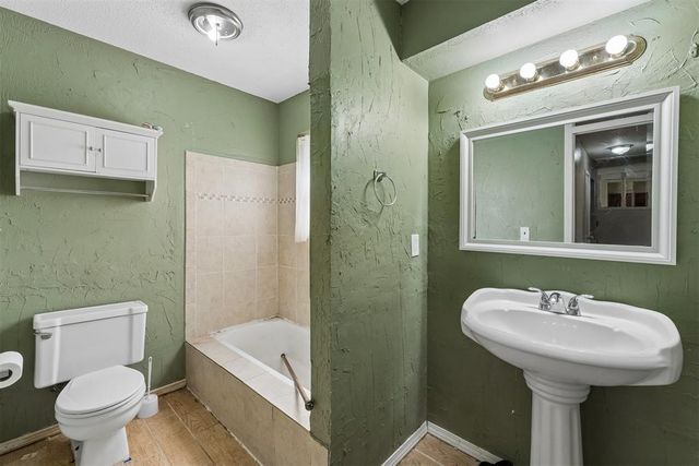 207 Del Mar Drive, Yukon, OK 73099