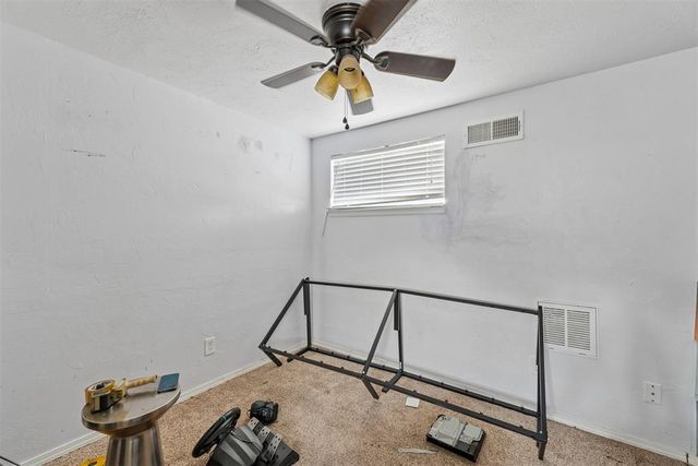 207 Del Mar Drive, Yukon, OK 73099