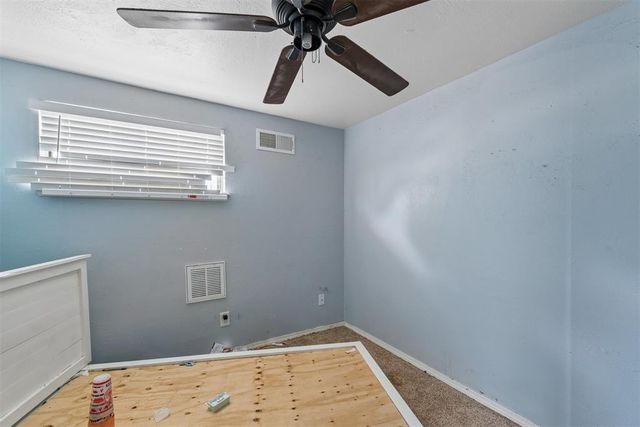 207 Del Mar Drive, Yukon, OK 73099