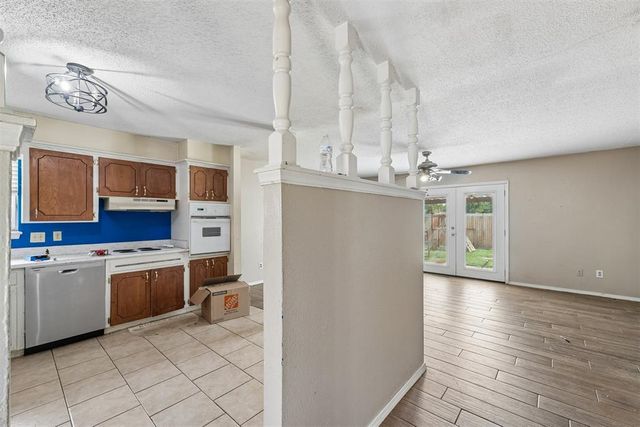207 Del Mar Drive, Yukon, OK 73099