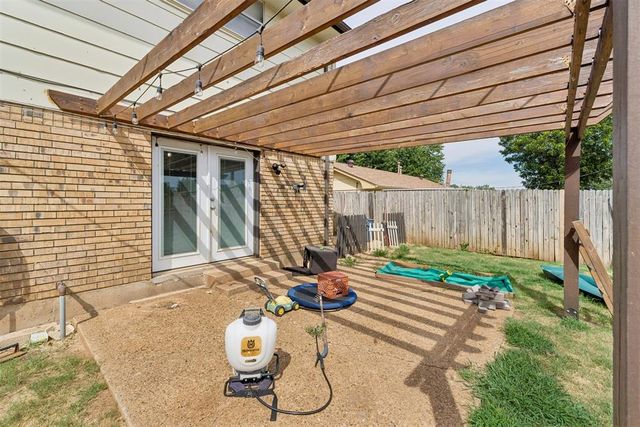 207 Del Mar Drive, Yukon, OK 73099