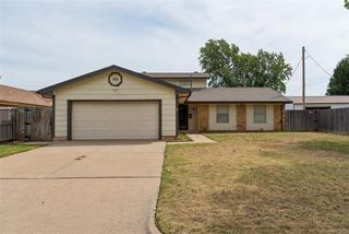 207 Del Mar Drive, Yukon, OK 73099