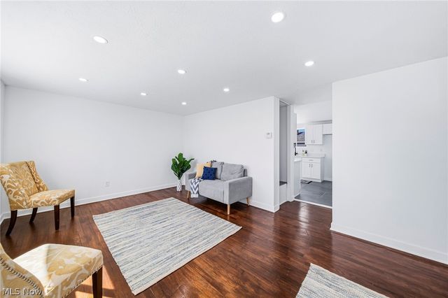 6330 Ledgebrook Drive, Brook Park, OH 44142