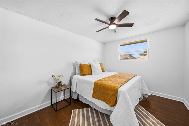 6330 Ledgebrook Drive, Brook Park, OH 44142