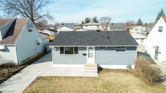 6330 Ledgebrook Drive, Brook Park, OH 44142