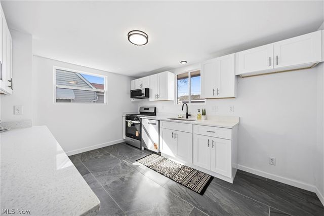 6330 Ledgebrook Drive, Brook Park, OH 44142