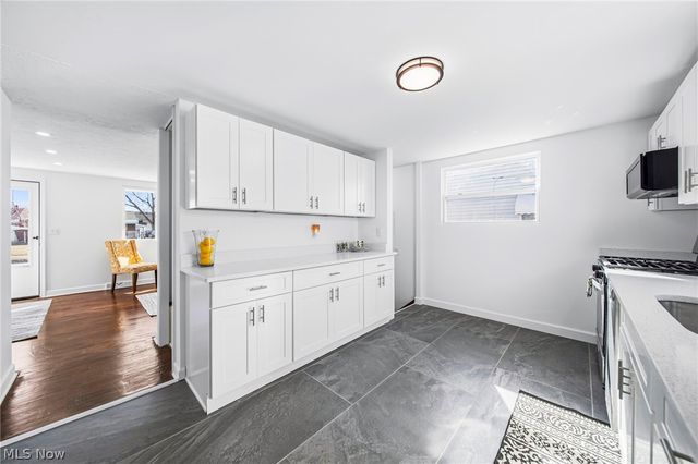 6330 Ledgebrook Drive, Brook Park, OH 44142