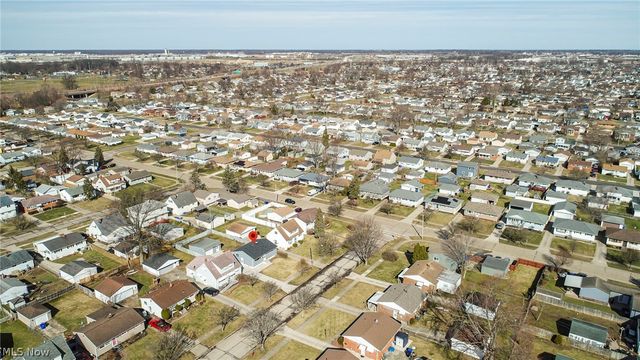 6330 Ledgebrook Drive, Brook Park, OH 44142