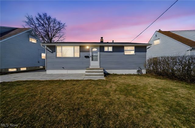 6330 Ledgebrook Drive, Brook Park, OH 44142