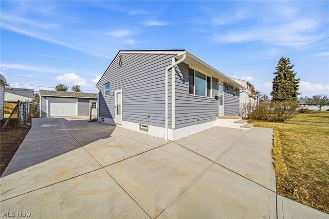 6330 Ledgebrook Drive, Brook Park, OH 44142