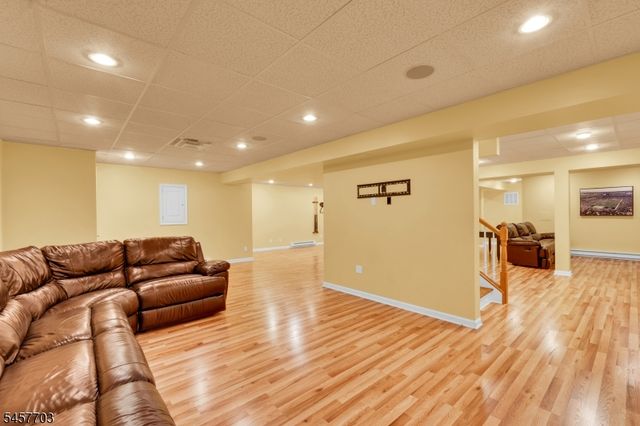 23 Rogers Ave, Berkeley Heights Twp., NJ 07922