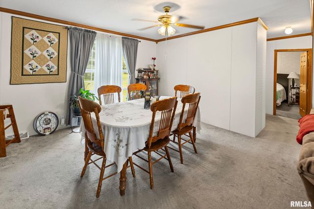 1111 S JEFFERSON Street, Salem, IL 62881