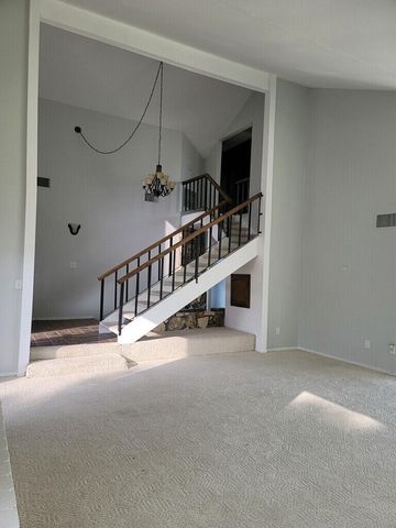 1112 N Scenic Drive, Porterville, CA 93257