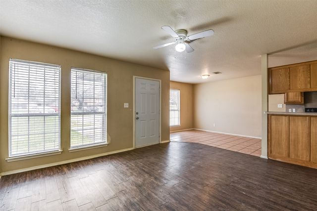 2545 E Renfro Street, Burleson, TX 76028