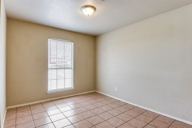 2545 E Renfro Street, Burleson, TX 76028