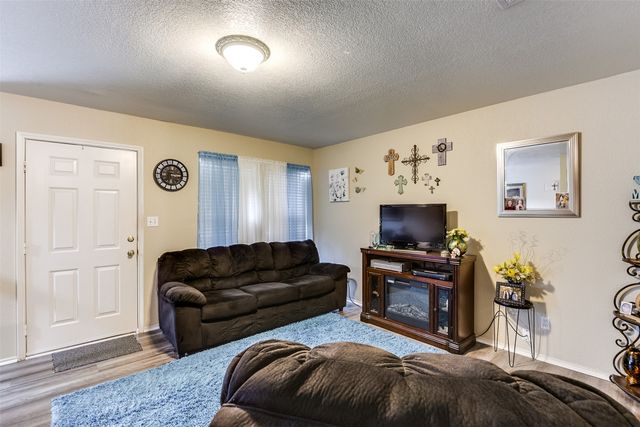 2545 E Renfro Street, Burleson, TX 76028