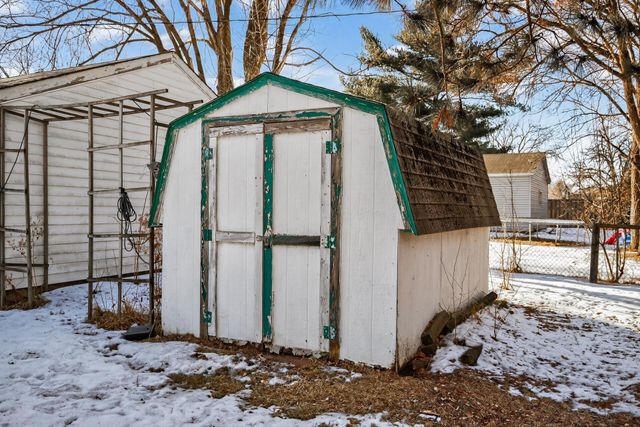 2216 Yellowstone Trail, Brooklyn Park, MN 55444