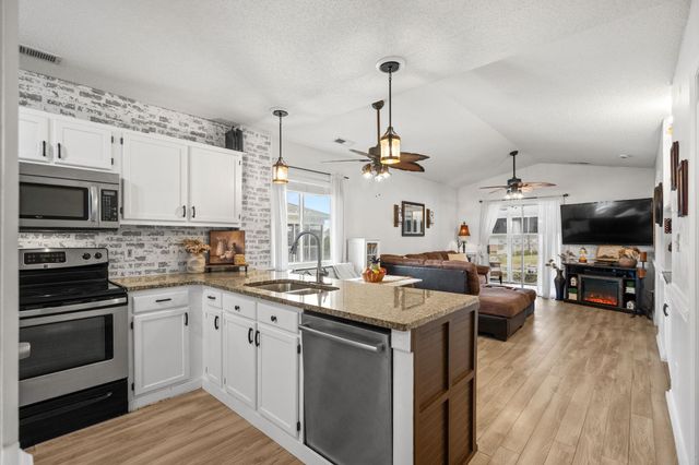 218 Landing Rd Apt G, North Myrtle Beach, SC 29582