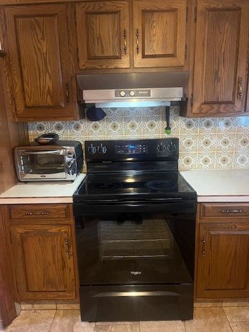 33 Van Buren Street, Warwick, RI 02888