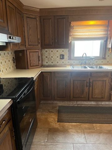 33 Van Buren Street, Warwick, RI 02888