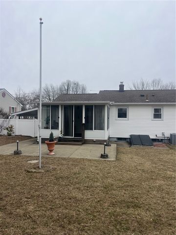 33 Van Buren Street, Warwick, RI 02888