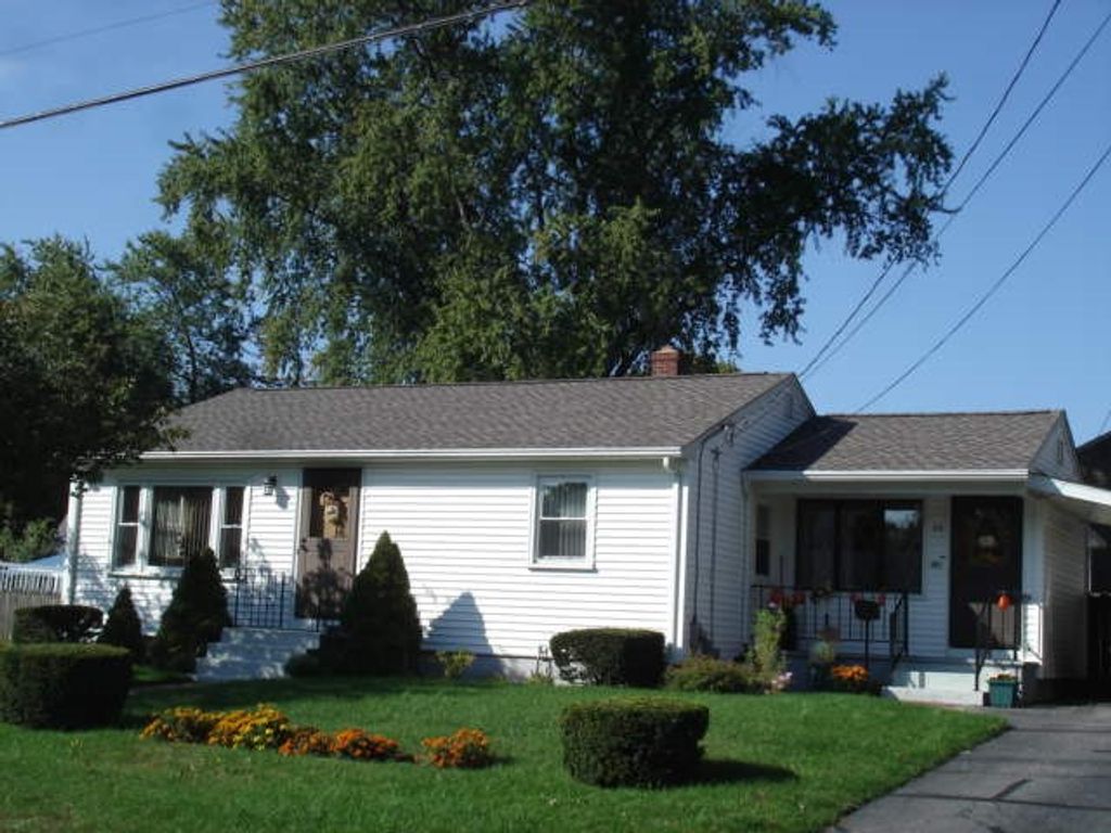 33 Van Buren Street, Warwick, RI 02888