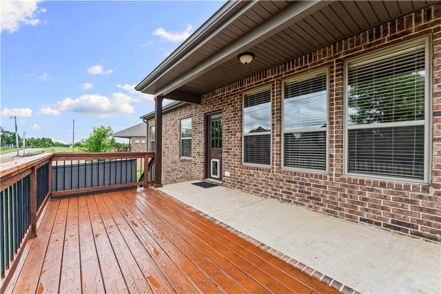 1402 Gooseneck Lane, Cave Springs, AR 72718