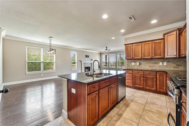 1402 Gooseneck Lane, Cave Springs, AR 72718