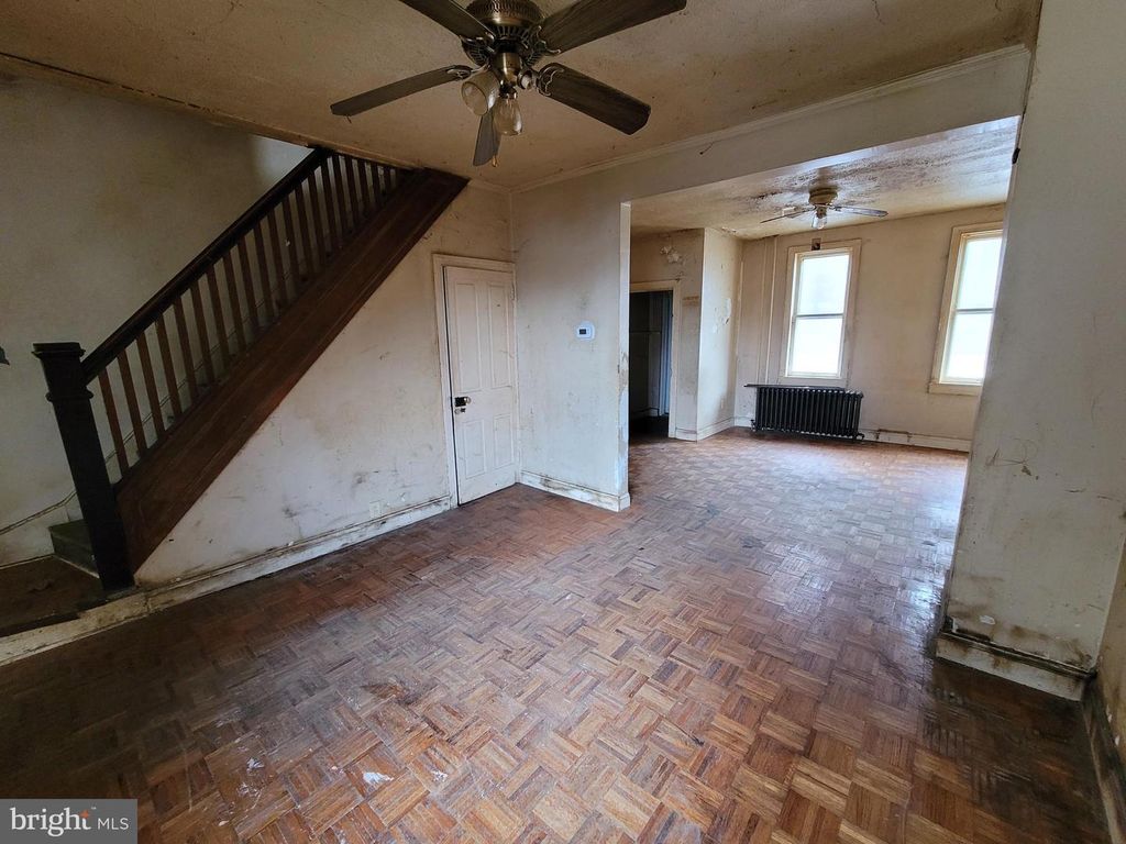 624 E PHILADELPHIA ST, York, PA 17403