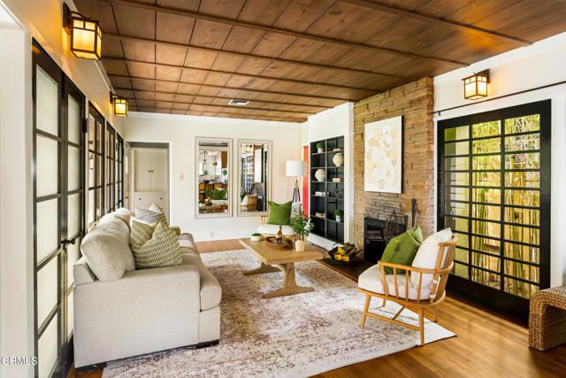 1364 N Harding Avenue, Pasadena, CA 91104