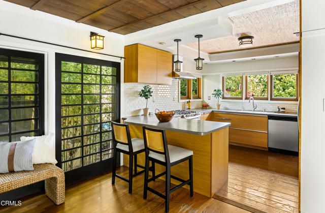 1364 N Harding Avenue, Pasadena, CA 91104