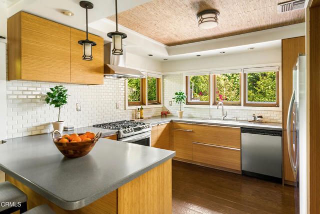 1364 N Harding Avenue, Pasadena, CA 91104