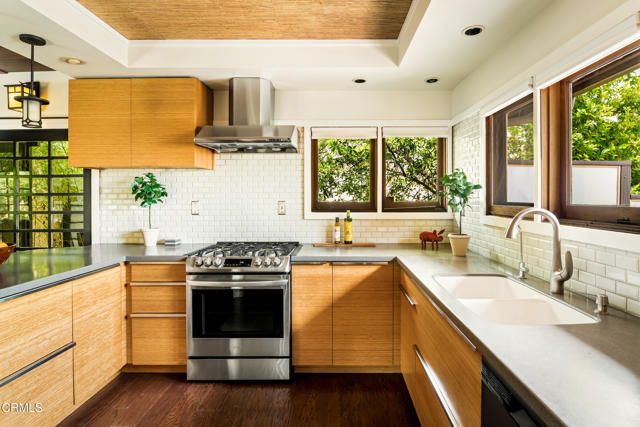 1364 N Harding Avenue, Pasadena, CA 91104