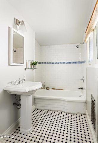 1364 N Harding Avenue, Pasadena, CA 91104