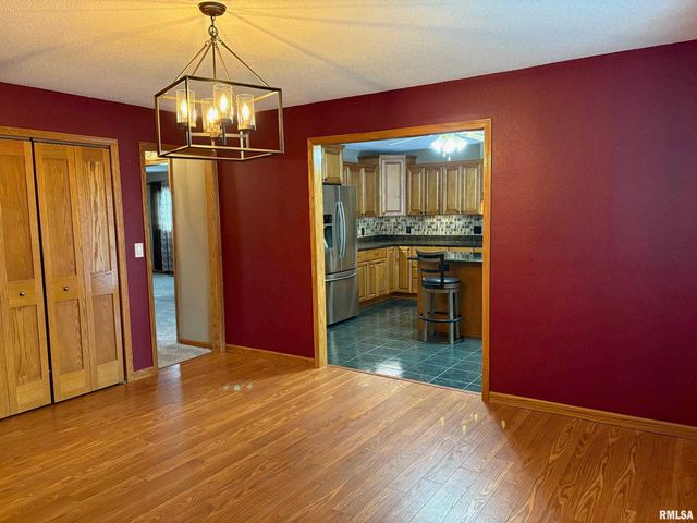 1249 WOODS Lane, Jacksonville, IL 62650