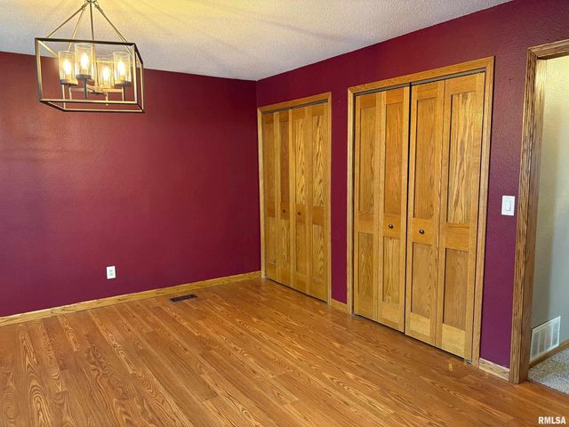 1249 WOODS Lane, Jacksonville, IL 62650